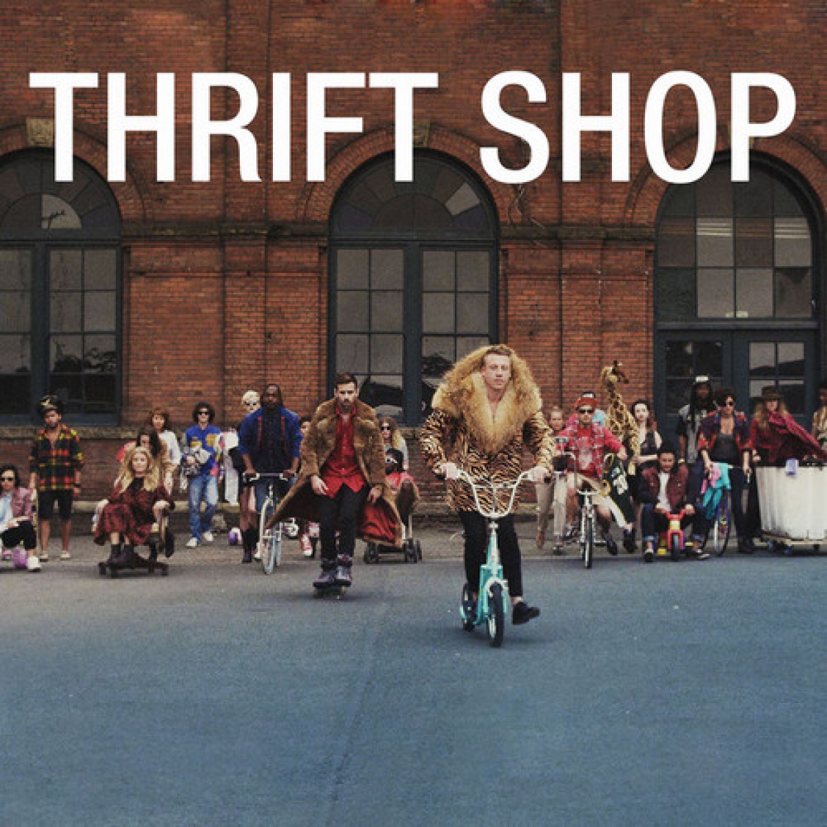 MACKLEMORE &AMP; RYAN LEWIS - Thrift Shop (feat. Wanz)